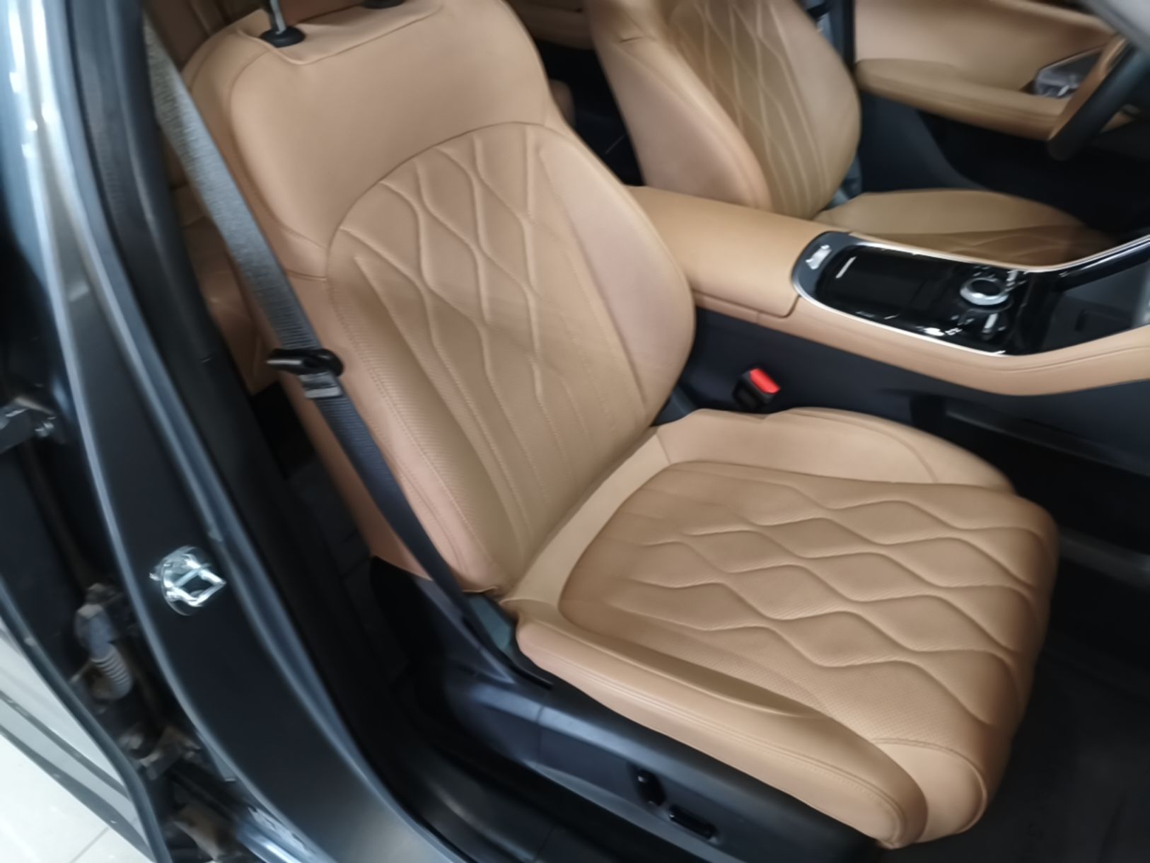 Geely Galaxy A7 2025 Model EM-i 150km Exploration+ Edition — снимка 19