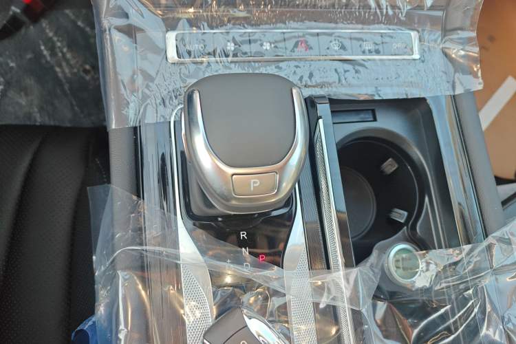 Used Hongqi H5 2024 1.5T DCT Smart Connect Flagship Edition
