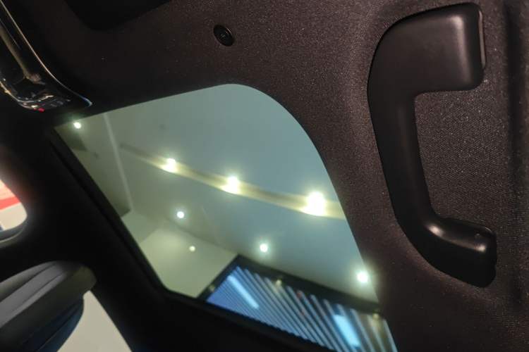 Used Mercedes-Benz C-Class 2022 Facelift C 260 L Headliner