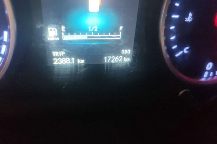 Used Foton Toano 2023 Joy Elephant Multi-Function Model Cummins 2.8T Manual Transmission Long Wheelbase Mid-Roof Design Rear Single Tire—Available in 5/6/7/9-Seater Configurations