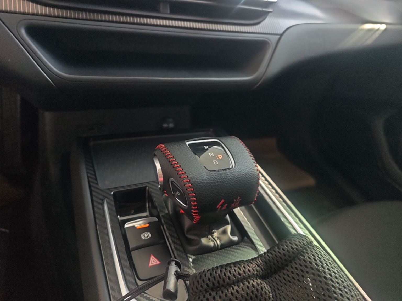 Hongqi E-QM5 2023 Base Travel Edition — снимка 16