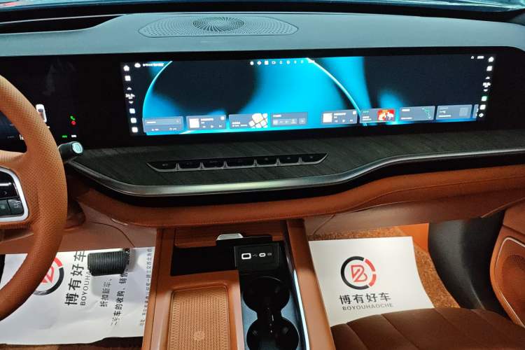 Used Wey Lanshan 2023 Four-Wheel Drive Ultra-Long Range Version Audio And AC Panel