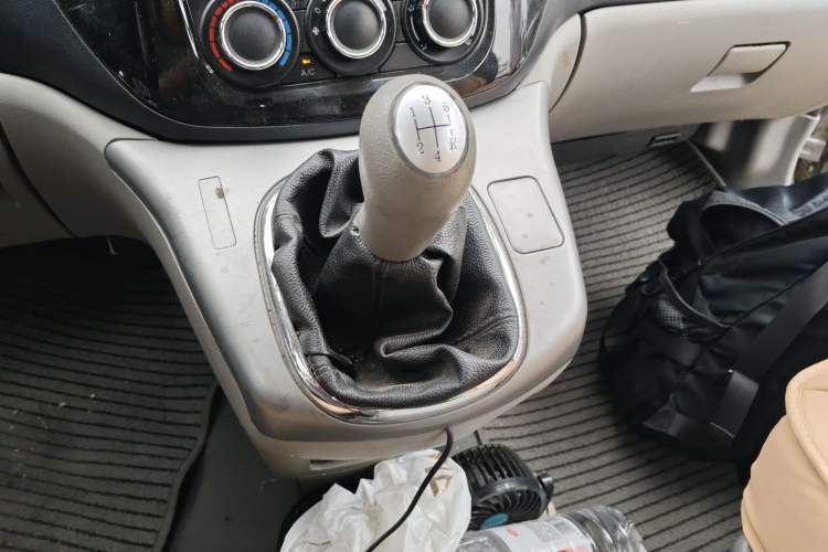 Used FORTHING Lingzhi 2014 M5 Q3 2.0L 7-seat Long-Wheelbase Comfort Version