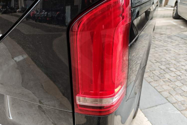 Used Mercedes-Benz V-Class 2020 V 260 L Long-wheelbase Luxury Edition Right Rear Taillight