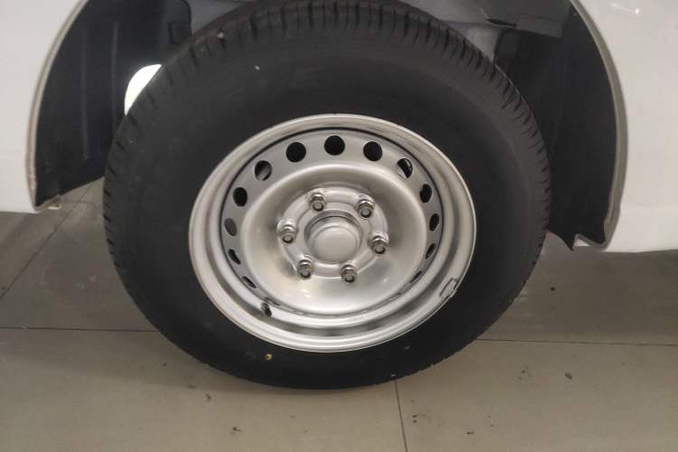 Used Wuling Yangguang 2024 230km Practical Enclosed-Window Version 60kW
