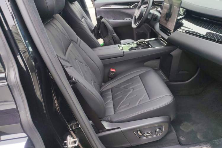 Used Zeekr 009 2024 Six-Seat Executive Version 4WD 108 kWh