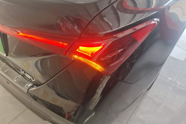 Used Toyota Avalon 2024 Dual-Motor 2.0L Luxury Edition