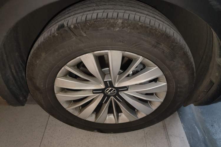 Used Volkswagen Viloran 2020 330TSI Business Edition Right Front Wheel Hub