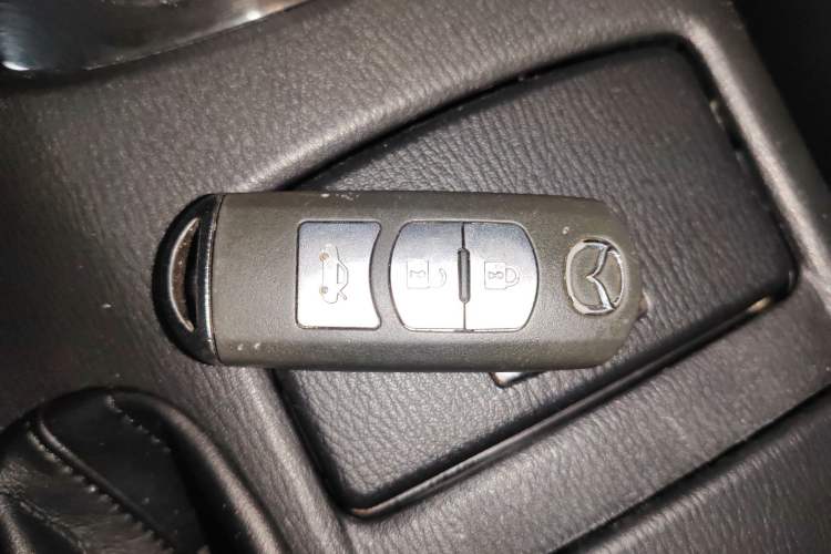 Used Mazda Atenza 2014 2.0L Blue Sky Luxury Edition
