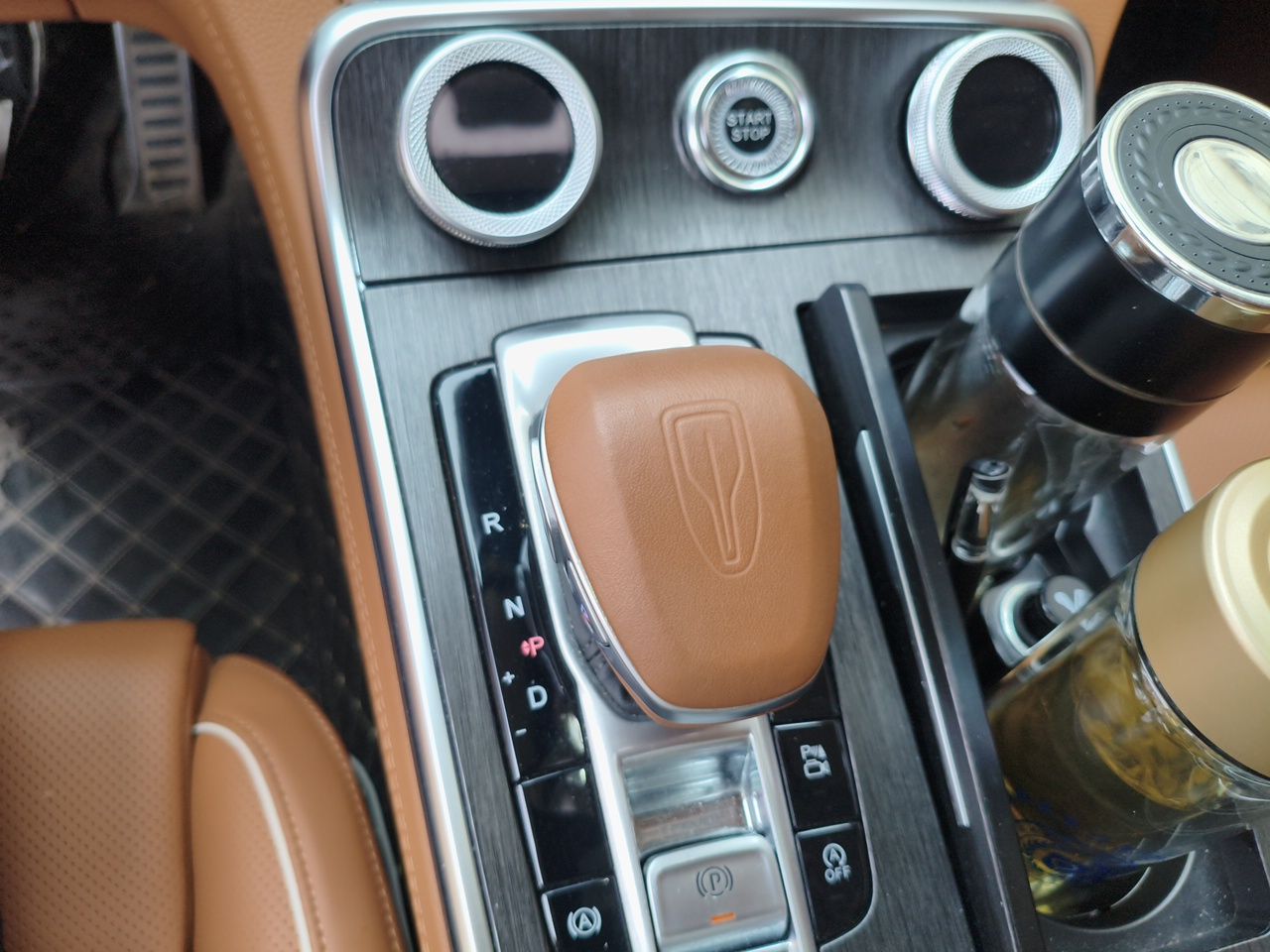Hongqi H9 2023 2.0T Smart Connect Flagship Edition - Chinese Trim Xiang — снимка 14