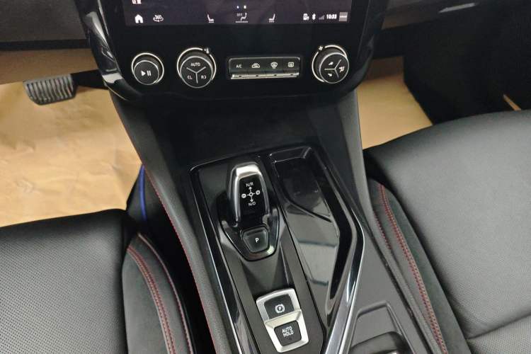 Used Lynk & Co 02 2018 1.5T DCT Two-Wheel Drive Pro Version China V Emission Standard
