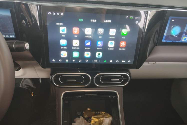 Used Leapmotor C11 2023 Pure Electric 500 Comfort Edition Audio And AC Panel