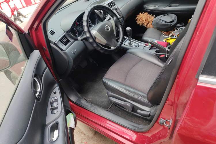 Used Nissan Tiida 2013 1.6L CVT Cool Cafe Edition