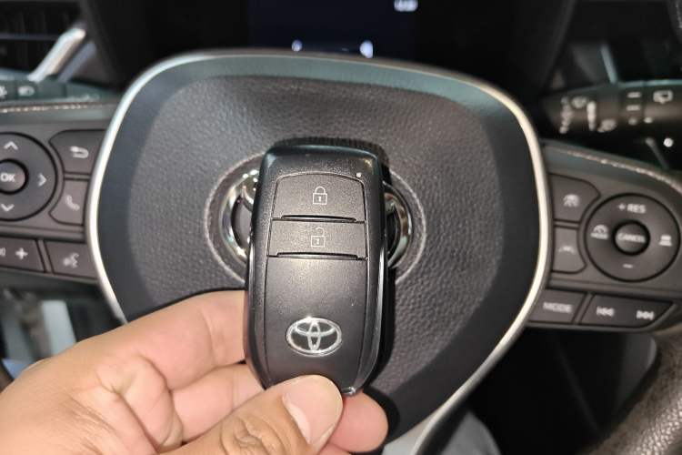 Used Toyota FRONTLANDER 2024 2.0L Smart Electric Hybrid Dual-Engine Leading Edition Vehicle Key