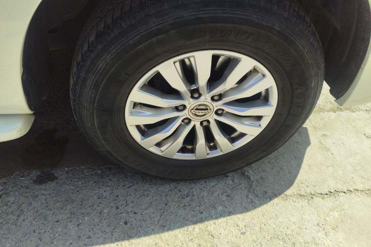 Used Nissan Patrol  Right Front Wheel Hub