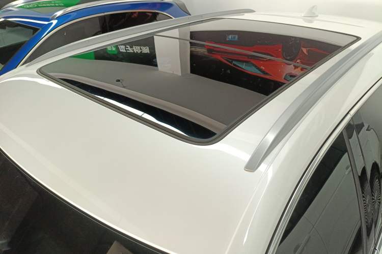 Used Cadillac XT5 2020 28T Luxury Version Roof