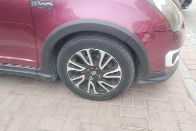 Used Suzuki Swift 2013 1.5L Automatic 20th Anniversary Limited Edition Right Front Wheel Hub