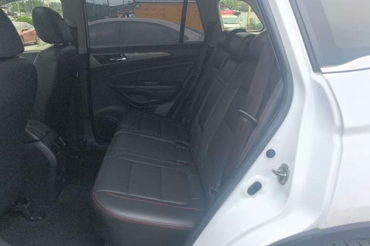 Used CHANGAN CS75 2014 1.8T Automatic Elite Model China IV Standard
