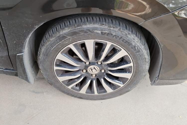 Used Honda Crider 2013 1.8L automatic luxury edition