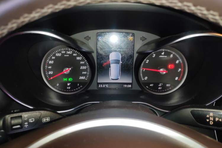 Used Mercedes-Benz GLC 2018 GLC 260 4MATIC Luxury Model