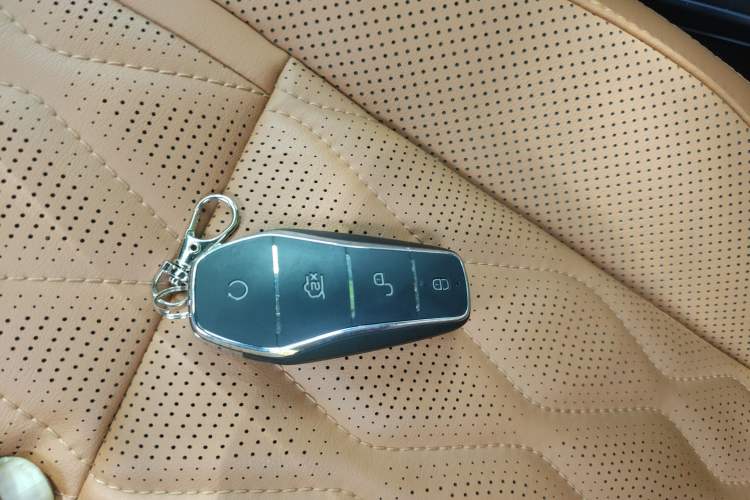 Used BYD Tang New Energy 2023 DM-i Champion Edition 112KM Prestige Model Vehicle Key