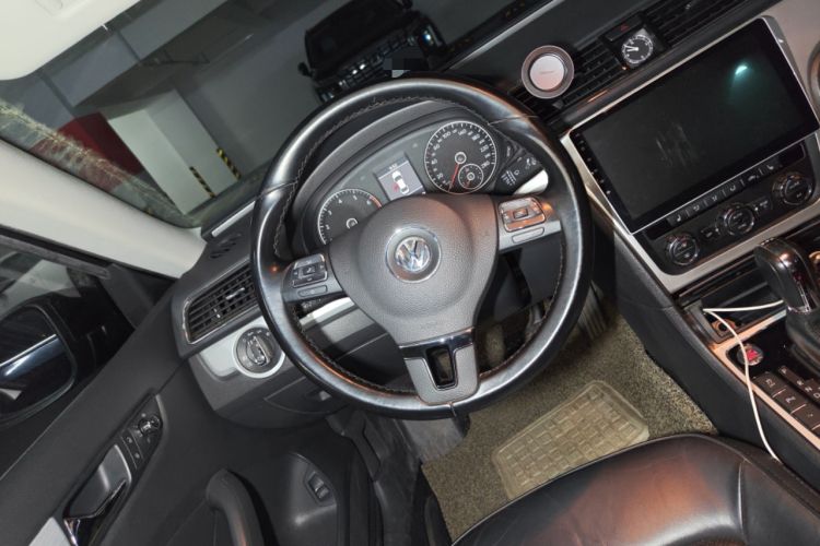 Used Volkswagen Passat 2014 1.8TSI DSG Prestige Edition Steering Wheel