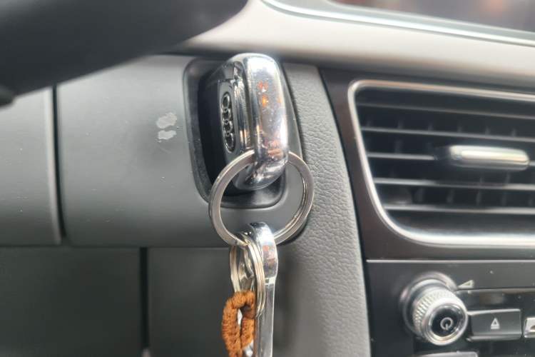 Used Audi A4L 2013 35 TFSI Automatic Comfort Model
