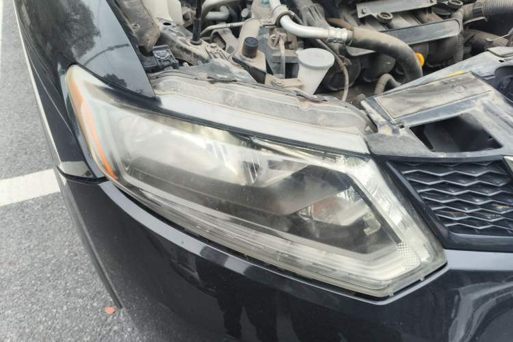 Used Nissan X-Trail 2015 2.0L CVT Comfort MAX Edition 2WD
