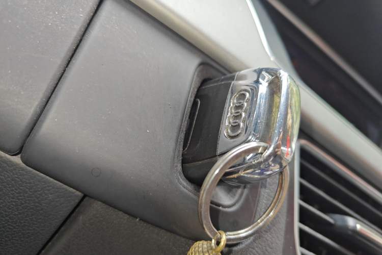 Used Audi A4L 2015 35 TFSI Automatic Standard Model Vehicle Key