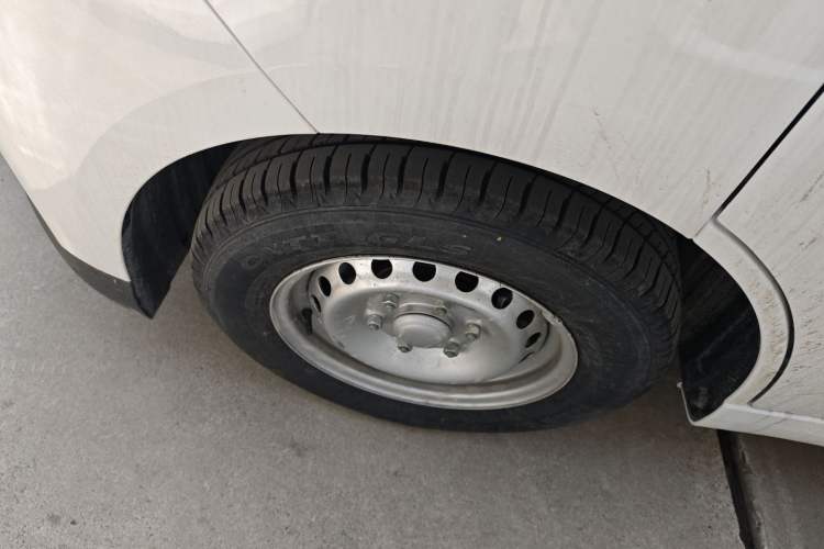 Used Wuling Yangguang 2025 Model 400km Bus Edition—Comfort Edition