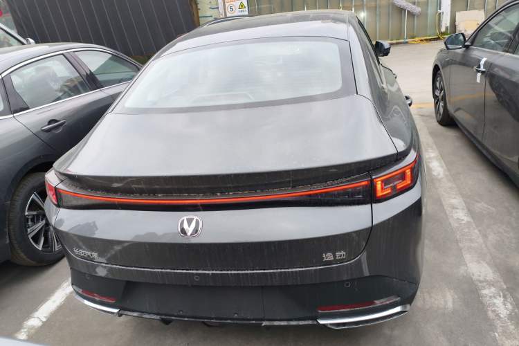 Used CHANGAN Eado 2025 Blue Whale 1.5T 500Bar Prestige Model
