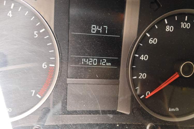 Used Volkswagen Lavida 2011 2.0L Automatic Premium Edition Odometer Close Up