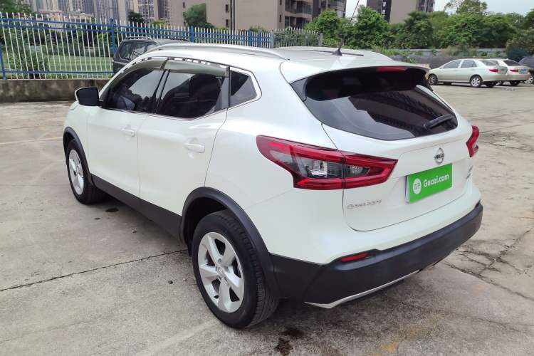 Used Nissan Qashqai 2019 2.0L CVT Smart Enjoyment Version Exterior 2