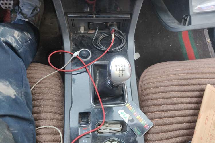 Used Yema T70 2016 Upgraded Model 1.5T Manual Luxury Version Gear Lever