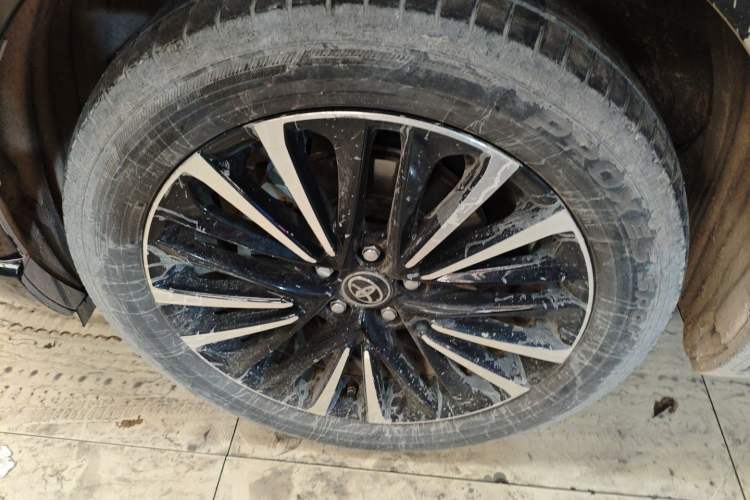 Used Toyota Venza 2022 Dual-Engine 2.5L CVT Four-Wheel Drive Supreme Edition Exterior 4