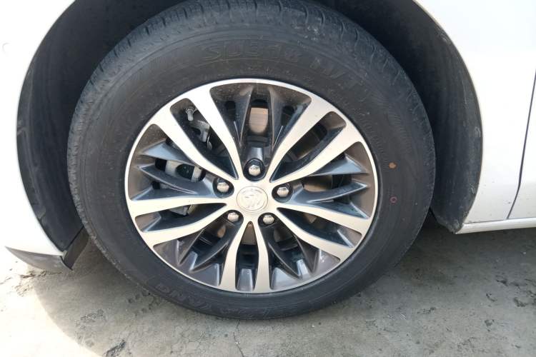 Used Buick GL8 2020 ES Land Cruiser 653T Luxury Edition Left Front Wheel Hub