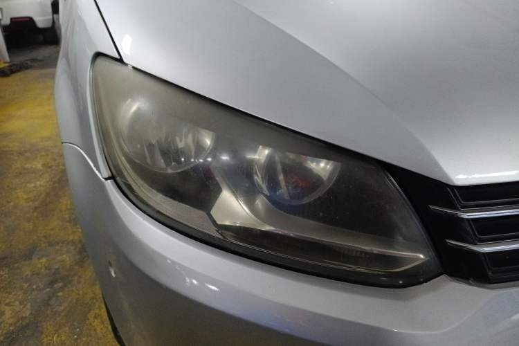 Used Volkswagen Touran 2011 1.4T DSG ZhiZhen Edition 5 Seats Right Front Headlight