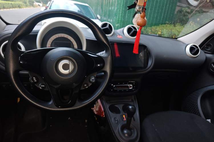 Used smart forfour 2016 1.0L 52 kW Dynamic Edition