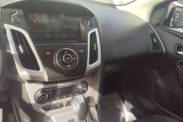 Used Ford Focus 2012 Hatchback 2.0L Automatic Luxury Sport Model
