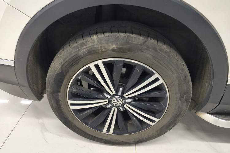 Used Volkswagen Tiguan L 2020 330TSI Automatic Two-Wheel Drive Panoramic Comfort Edition China VI Standard