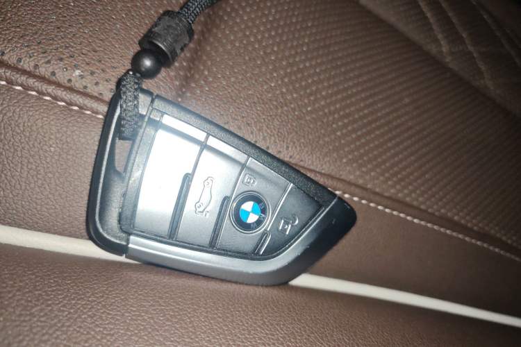 Used BMW 5 Series 2022 Restyled 525Li M Sport Package Vehicle Key