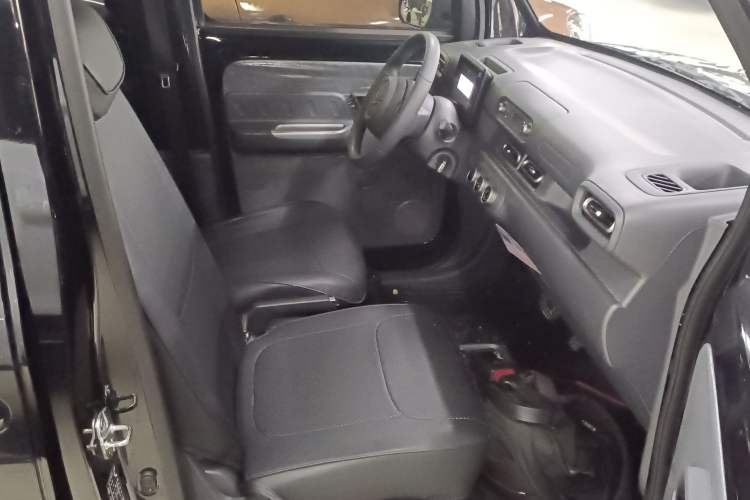 Used Wuling Zhiguang New Energy 2025 Comfort Model