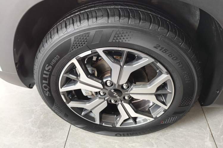 Used Kia KX3 2021 1.5L CVT Trend Edition Left Front Wheel Hub