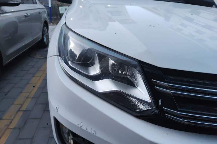 Used Volkswagen Tiguan 2016 280TSI Automatic Two-Wheel Drive Silk Road Comfort Edition Right Front Headlight