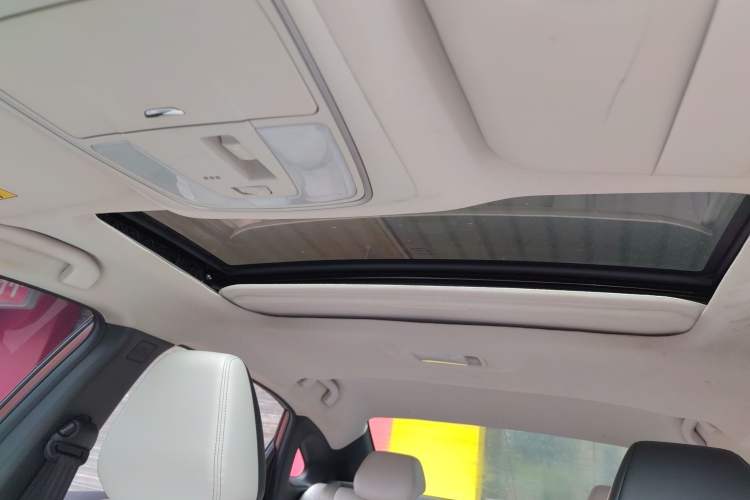 Used Venucia D60 2018 1.6L CVT Smart Connect Elite Edition