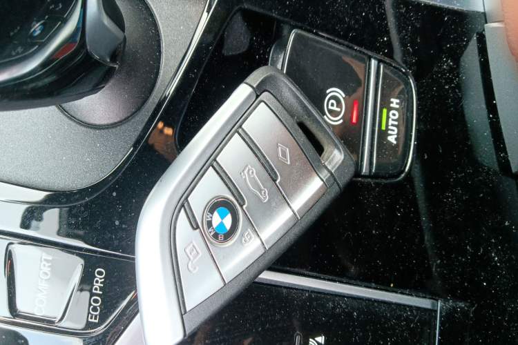 Used BMW 5 Series 2021 Facelifted 530Li Leading Edition M Sport Package
