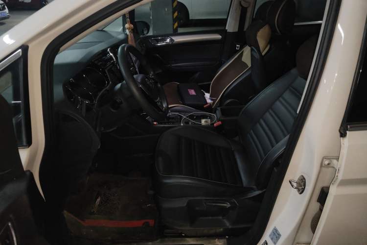 Used Volkswagen Touran 2018 Volkswagen Touran L 280TSI DSG Comfort Edition 7 Seats China VI Standard Left Front Seat