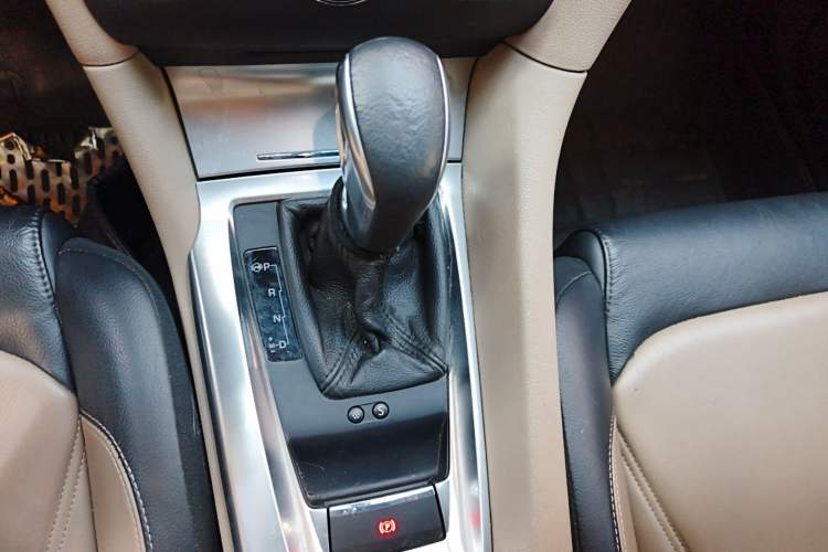 Used DS 6 2016 1.6T Luxury Edition THP160
