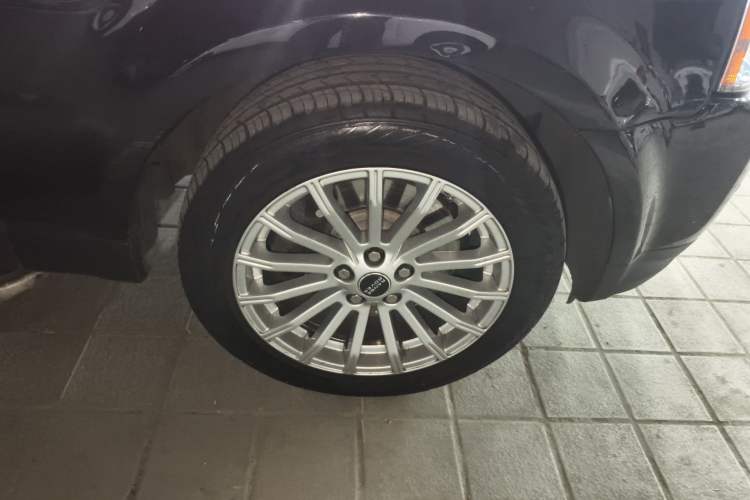 Used Land Rover Range Sport 2012 3.0 TDV6 HSE Diesel Edition Right Front Wheel Hub