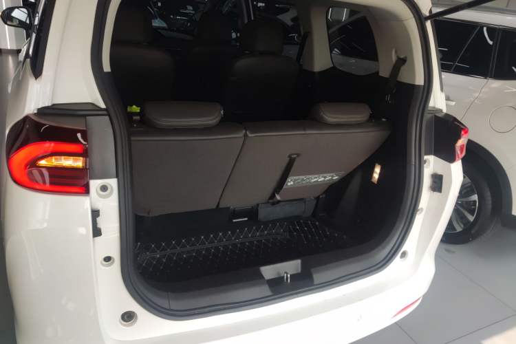 Used GAC Trumpchi M6 2019 270T DCT Prestige Edition (6-Seater) China VI Trunk